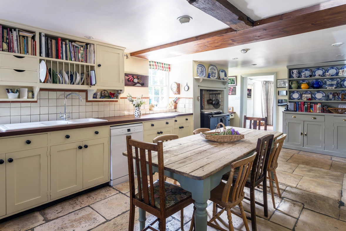 rustic-domestic-kitchen-2023-11-27-05-03-26-utc